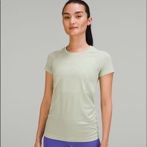 Lululemon Swiftly Tech Short Sleeve. NWT Size 8!